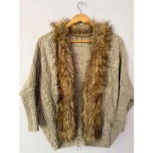 Chunky Knit Cardigan Sweater Faux Fur Trim Collar Cozy oversize Beige Women M/L